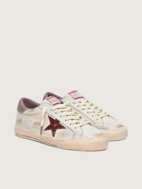 Super-Star para hombre en cuero blanco con estrella de cuero laminado color burdeos