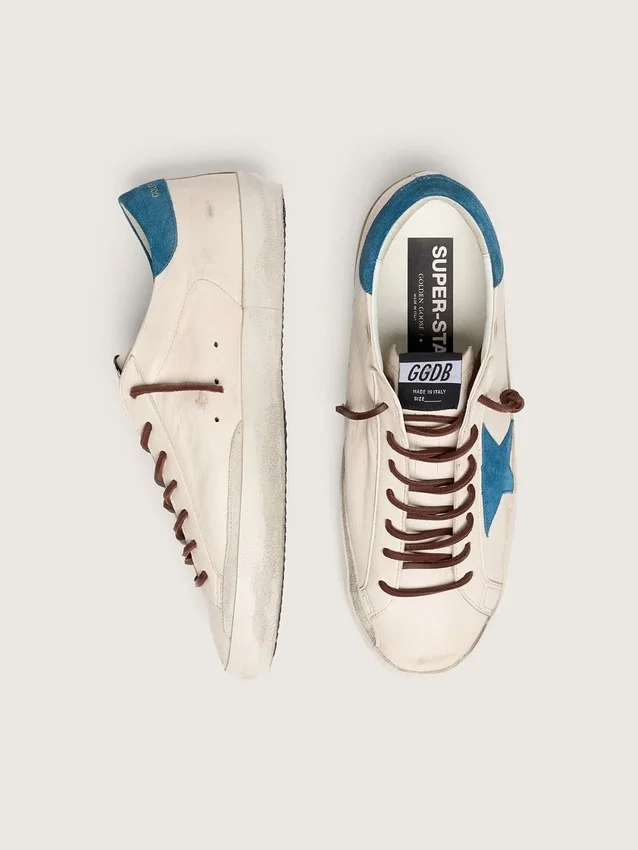 Super-Star para hombre en cuero blanco con estrella de gamuza turquesa