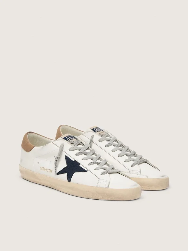 Super-Star para hombre en cuero blanco con estrella de lona azul medianoche y lengüeta del talón de cuero color tabaco
