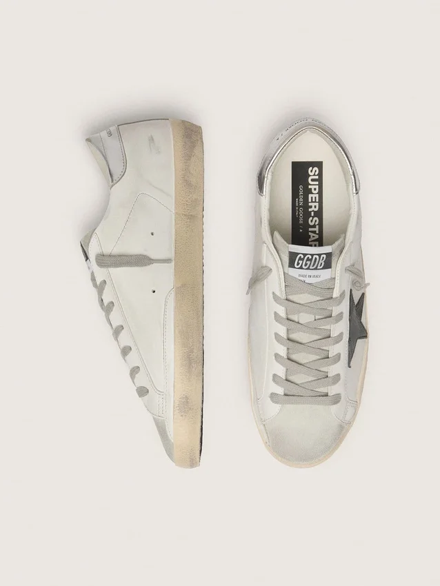 Super-Star para hombre en cuero blanco con estrella de nubuck negro y lengüeta del talón de cuero metalizado plateado