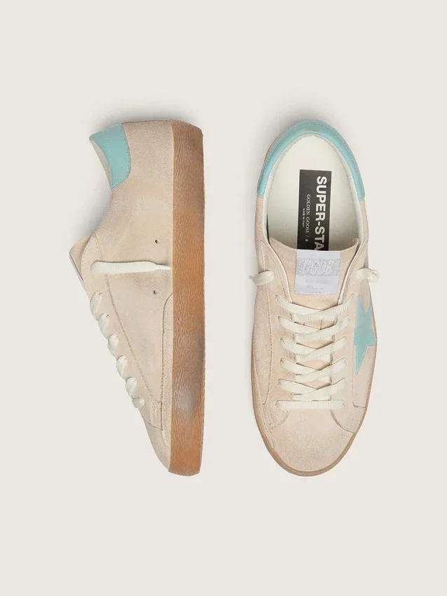 Super-Star para hombre en gamuza beige con estrella verde aguamarina