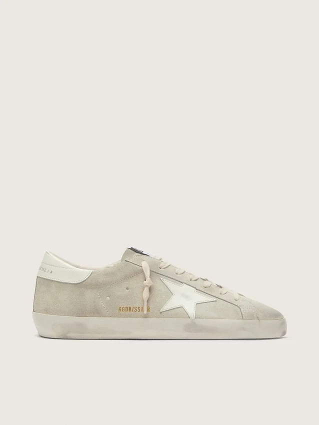 Super-Star para hombre en gamuza gris claro con estrella de cuero blanco