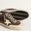 Super-Star para hombre en gamuza gris con estrella y lengüeta del talón de napa color crudo