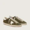 Super-Star para hombre en gamuza verde oliva con estrella de cuero blanco