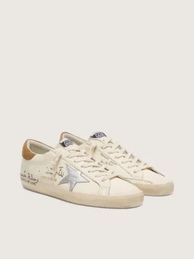 Super-Star para hombre en napa con estrella plateada metalizada y letras por toda la superficie