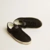 Super-Star para hombre en nobuk negro con estrella perforada y lengüeta del talón de nobuk negro