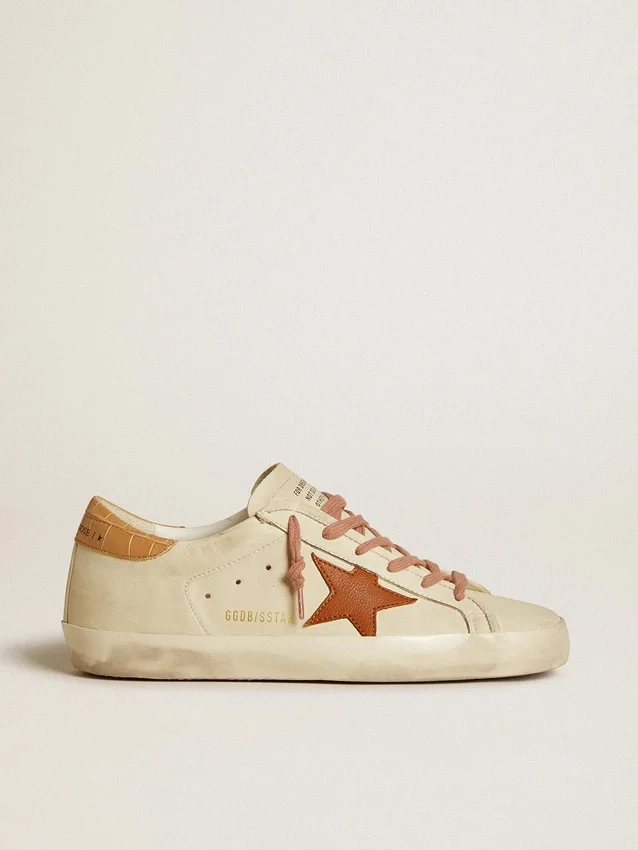 Super-Star para mujer con estrella de cuero y lengüeta en el talón de cuero con estampado de cocodrilo