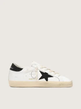 Super-Star para mujer con una estrella de cristales Swarovski negros y lengüeta en el talón
