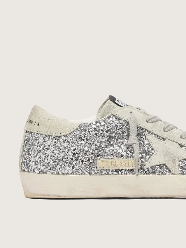 Super-Star para mujer en brillo plateado con estrella de gamuza gris hielo