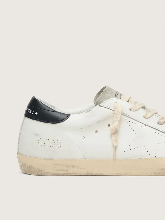 Super-Star para mujer en cuero blanco con estrella perforada