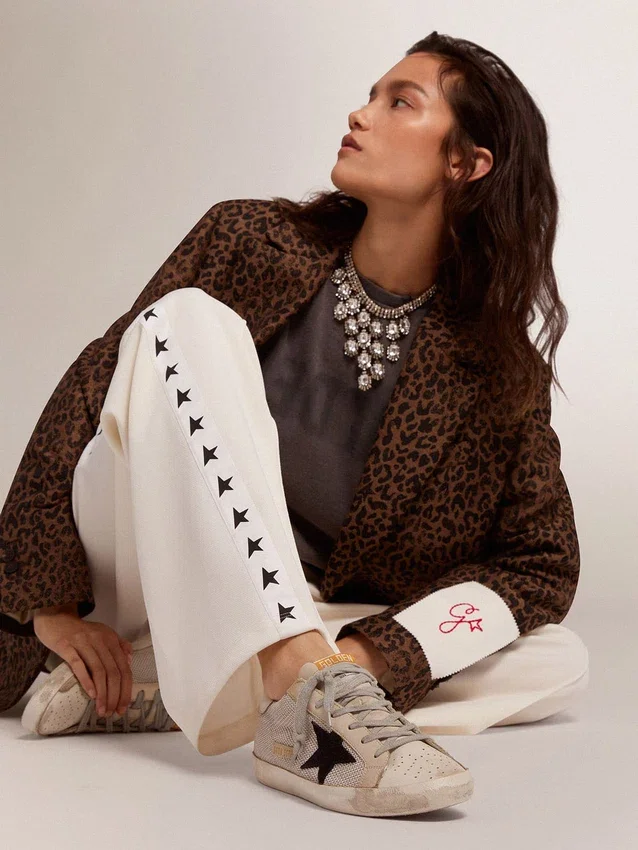 Super-Star para mujer en cuero con estrella negra