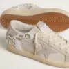 Super-Star para mujer en gamuza beige con bordado de cuentas y estrella de gamuza laminada