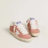 Super-Star para mujer en gamuza color coral con estrella y lengüeta del talón de cuero blanco
