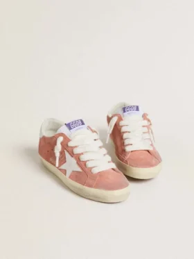 Super-Star para mujer en gamuza color coral con estrella y lengüeta del talón de cuero blanco
