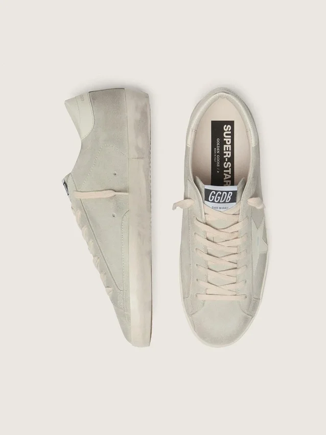Super-Star para mujer en gamuza gris claro con estrella de cuero blanco