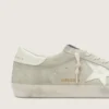 Super-Star para mujer en gamuza gris claro con estrella de cuero blanco