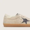 Super-Star para mujer en gamuza gris hielo con estrella plateada brillante y lengüeta de cuero en el talón
