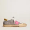 Super-Star para mujer en gamuza gris paloma con estrella de cuero fucsia y lengüeta del talón de gamuza ocre