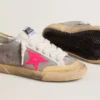 Super-Star para mujer en gamuza gris paloma con estrella de cuero fucsia y lengüeta del talón de gamuza ocre