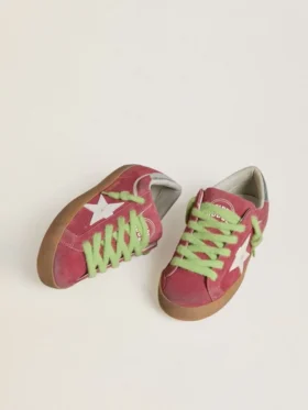 Super-Star para mujer en gamuza roja con estrella de cuero blanco y lengüeta de talón de cuero plateado