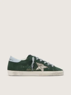 Super-Star para mujer en gamuza verde, con estrella plateada brillante y lengüeta de cuero en el talón