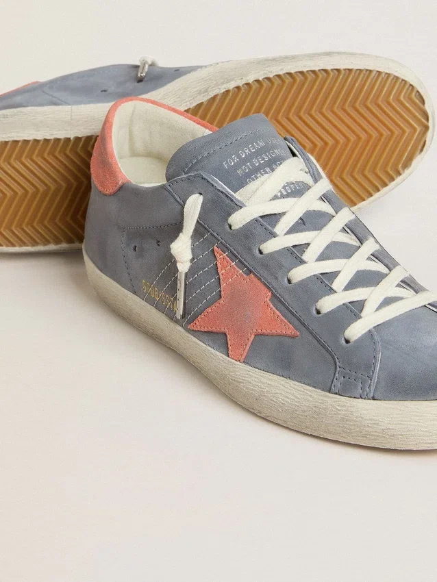 Super-Star para mujer en nobuk azul con estrella y lengüeta del talón de gamuza rosa