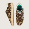 Super-Star para mujer en piel de potro con estampado de leopardo, estrella de cuero y lengüeta en el talón