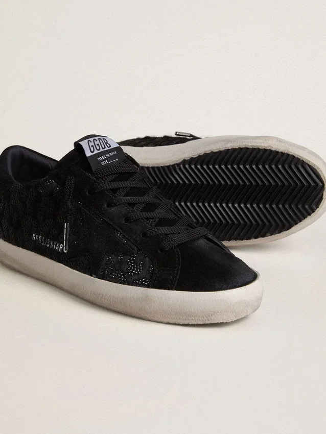 Super-Star para mujer en piel de potro negra con cristales Swarovski negros y estrella de gamuza negra