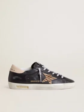 Super-Star para mujer en piel napa negra con estrella de piel de potro con estampado de cebra y lengüeta del talón de piel beige