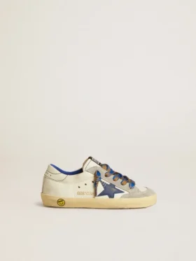 Super-Star Young con estrella de cuero azul e inserciones de gamuza gris hielo