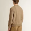 Suéter beige para hombre con logotipo bordado