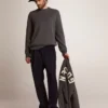 Suéter de cuello redondo para hombre en algodón gris oscuro con logotipo en la espalda