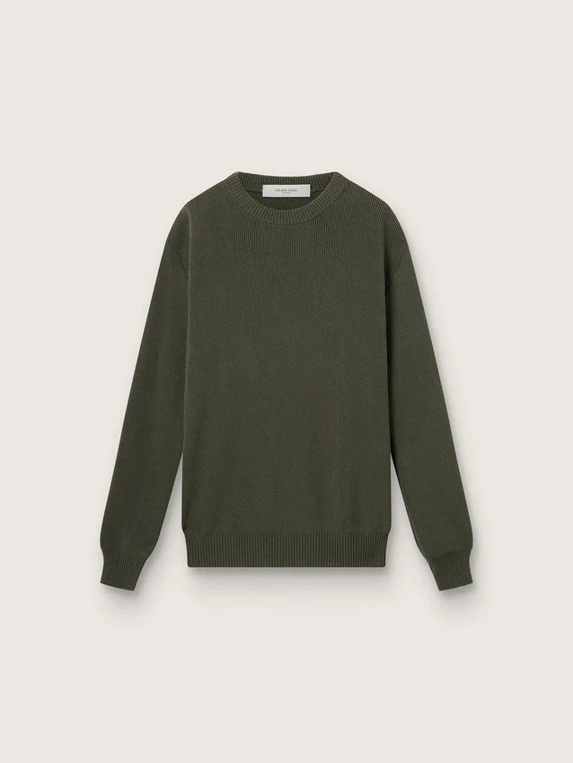 Suéter de cuello redondo para hombre en verde militar con letras «doradas» en la espalda
