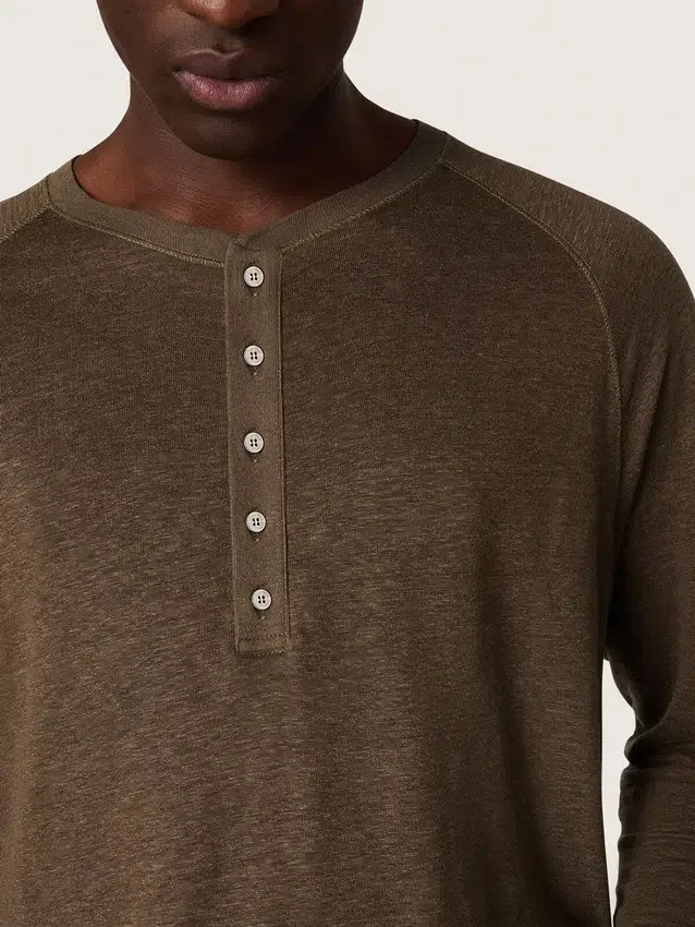 Suéter de manga larga para hombre en jersey de lino color marrón carey
