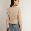 Suéter de mujer de lana merino marrón claro