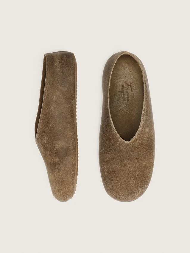 Tierra para hombre en gamuza color caqui