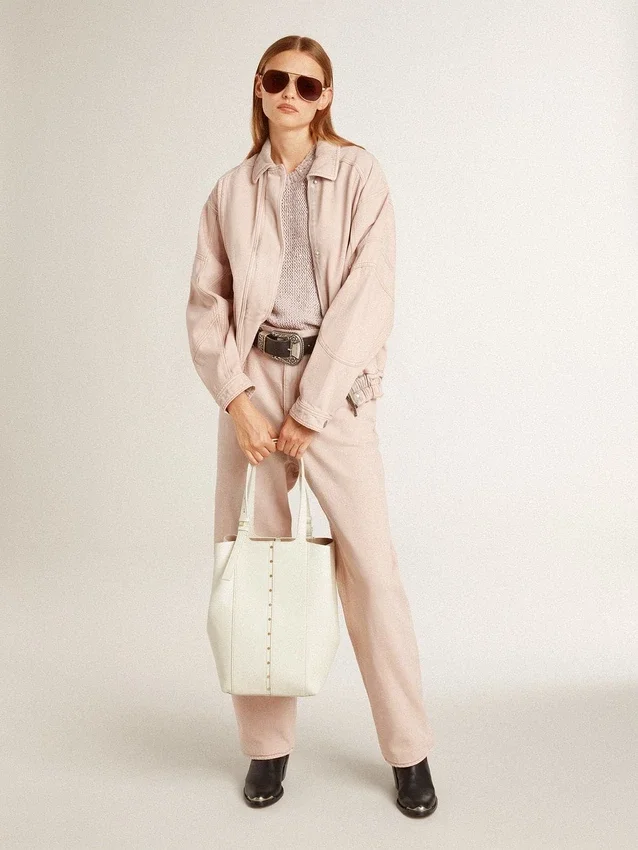 Top de malla con lentejuelas y detalles en contraste