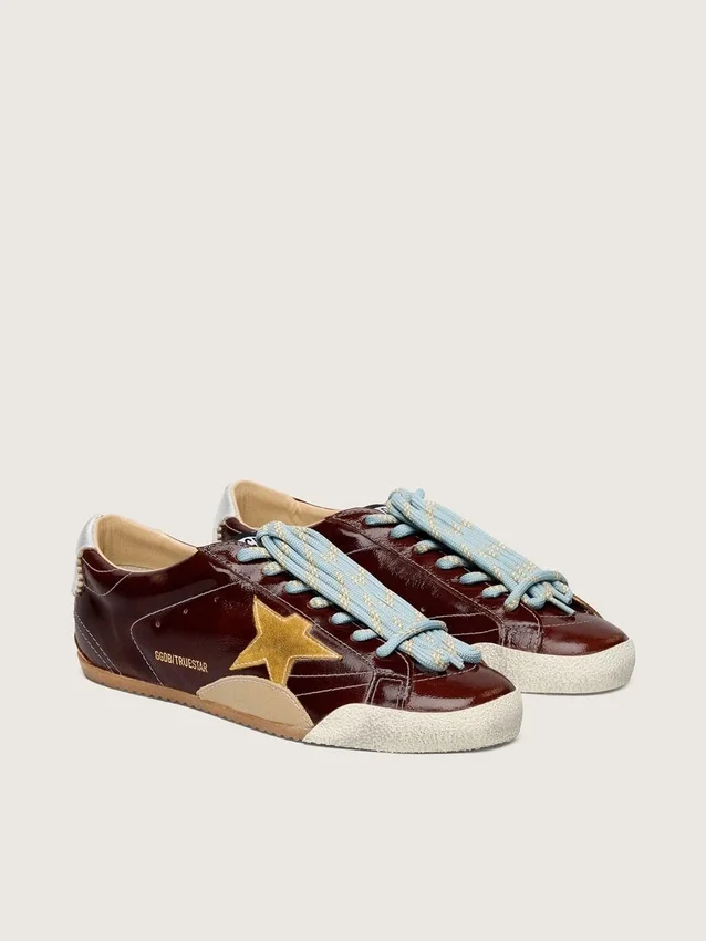 True-Star para mujer en naplak color burdeos con estrella de gamuza y lengüeta del talón de napa plateada