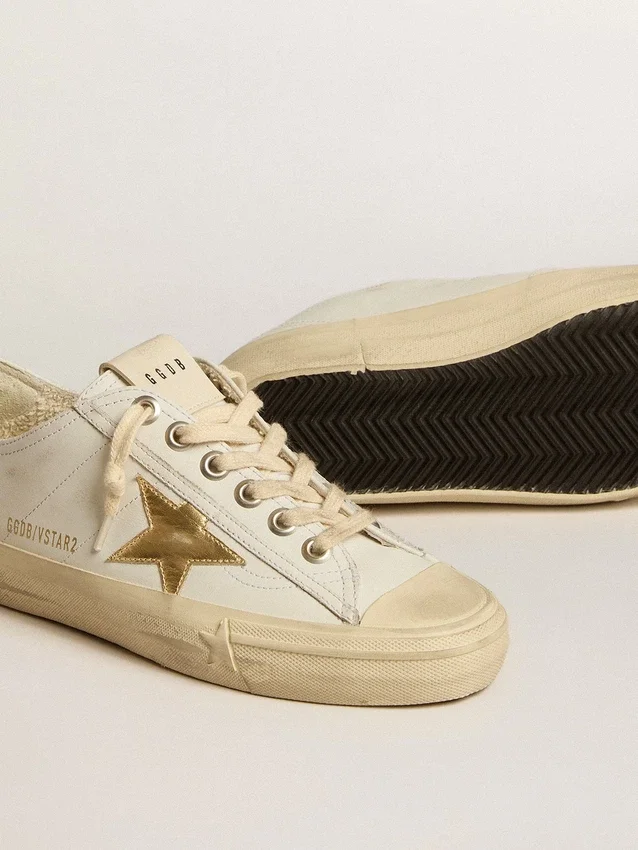 V-Star en cuero blanco con estrella de cuero metalizado dorado
