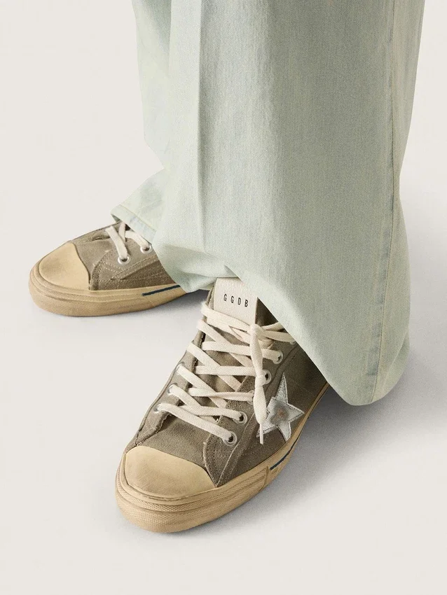 V-Star para hombre en gamuza gris paloma con estrella de cuero metalizado plateado