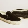 VCE Penstar para hombre en gamuza negra con lengüeta del talón de cuero negro