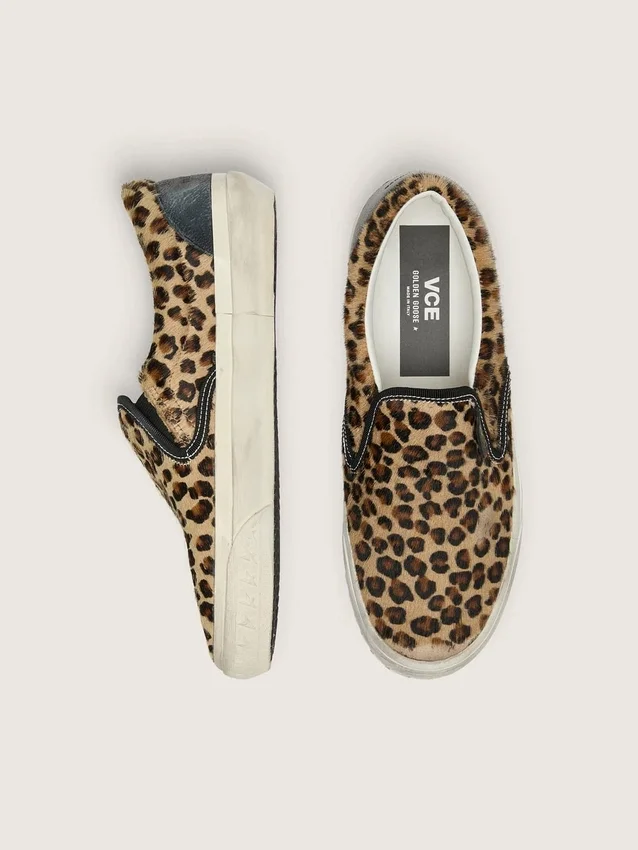 VCE Penstar para hombre en piel de potro con estampado de leopardo y lengüeta de talón de cuero negro