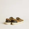 VCE Penstar para mujer en piel de potro con estampado de leopardo y lengüeta de talón de cuero negro