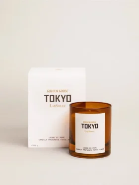 Vela perfumada Tokyo Essence con aroma a madera de pimienta, 200 g.