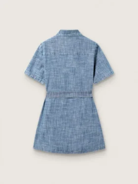 Vestido camisero de manga corta para niñas «Journey» en cambray de algodón azul claro con parche bordado