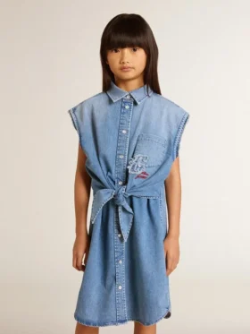 Vestido de mezclilla para niñas con lazo delantero y bordados