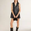 Vestido de piel napa negra para mujer con tachuelas