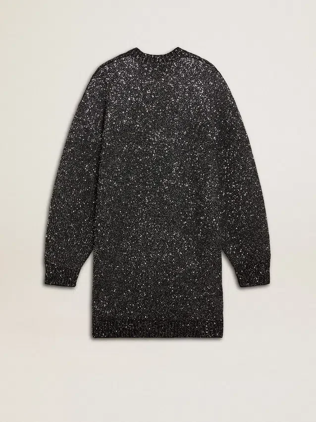 Vestido negro de mujer con cuello redondo y lentejuelas plateadas por toda la prenda