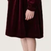 Vestido para niñas en color burdeos con efecto terciopelo y bordado en la parte delantera