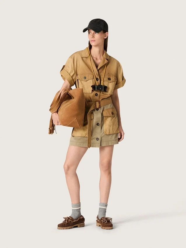 Vestido safari para mujer en algodón beige y verde militar con bolsillos maxi